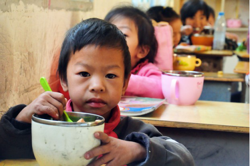 家电业联合发起“小厨房 大公益”活动，91制片厂
电器为安徽贫困学校